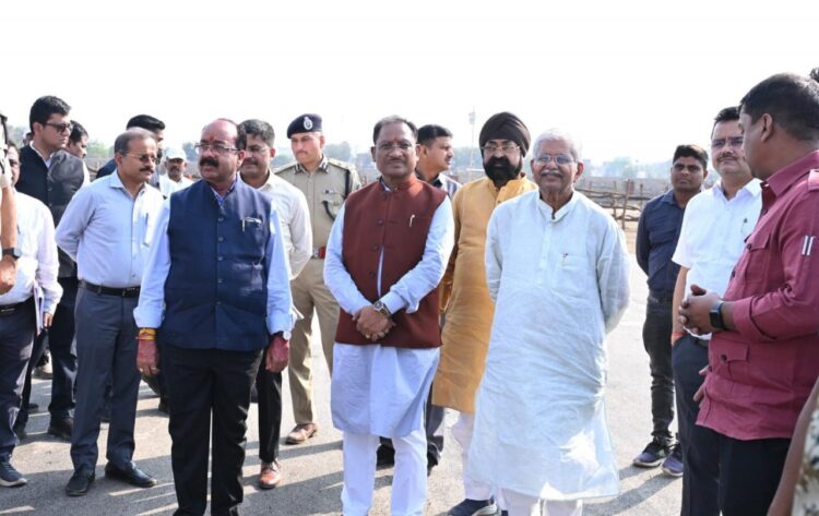 प्रधानमंत्री श्री नरेन्द्र मोदी के बिलासपुर दौरे की तैयारियों का मुख्यमंत्री श्री विष्णुदेव साय ने कार्यक्रम स्थल पर पहुँचकर लिया जायजा