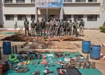 नारायणपुर में नक्सलियों के डंप हथियार बरामद : सर्च ऑपरेशन में मिली सफलता