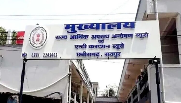 एसीबी की कार्रवाई : जूनियर और असिस्टेंट इंजीनियर व एक कम्प्यूटर ऑपरेटर रिश्वत लेते रंगे हाथ पकड़ाये