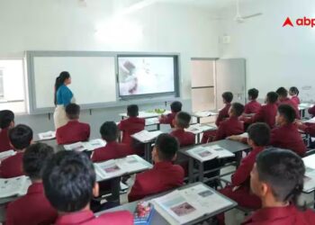 अब स्कूलों में ही होगी JEE-NEET की तैयारी : CBSE का नया सिलेबस लागू