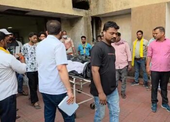 वेदांता हादसा : मौतों का आंकड़ा 20 तक पहुंचा, अपनों की तलाश में दूसरे राज्यों से रायगढ़ पहुंचे परिजन