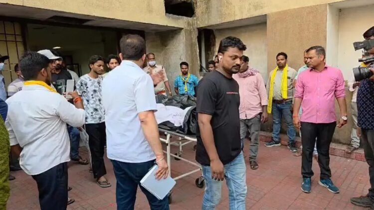 वेदांता हादसा : मौतों का आंकड़ा 20 तक पहुंचा, अपनों की तलाश में दूसरे राज्यों से रायगढ़ पहुंचे परिजन