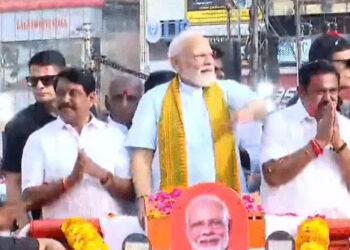 बंगाल में अधिकारियों के तबादले पर SC की मुहर : ममता का पलटवार– “दिल्ली के जमींदारों को दें मुंहतोड़ जवाब”