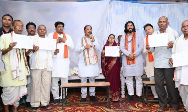 स्वामित्व से संपत्ति का अधिकार, बिहान से आत्मनिर्भरता की राह : कोसरंगी चौपाल में ग्रामीण विकास की दिखी तस्वीर