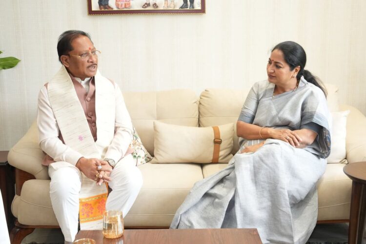 मुख्यमंत्री विष्णु देव साय ने दिल्ली की मुख्यमंत्री रेखा गुप्ता से की भेंट : विकास कार्यों पर की चर्चा