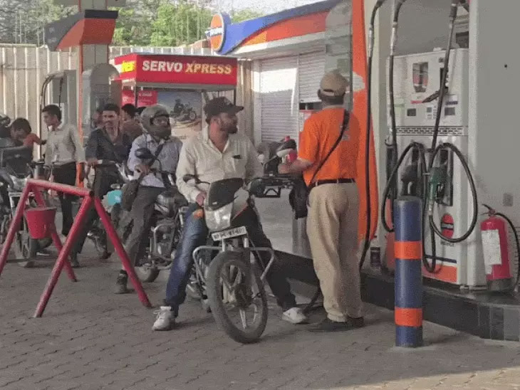 पेट्रोल-डीजल 3 और CNG 2 रूपये महंगी : आम जनता पर बढेगा महंगाई का : विपक्ष ने साधा निशाना