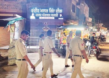 सुरक्षा व्यवस्था का जायजा लेने सड़क पर उतरी पुलिस : चौक-चौराह में की गई पेट्रोलिंग