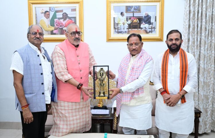 केंद्र-राज्य समन्वय से विकास को मिलेगी नई गति : मुख्यमंत्री साय ने केंद्रीय मंत्री गिरिराज सिंह से की भेंट