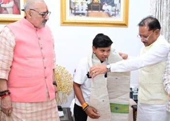 मुख्यमंत्री साय ने उपकप्तान बनीं महक नरवासे का किया सम्मान : श्रीलंका दौरे के लिए भारतीय अंडर-19 की मिली है जिम्मेदारी
