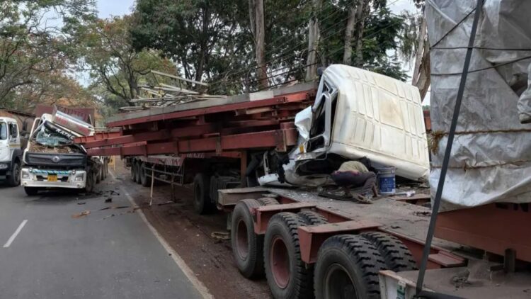 केशकाल घाटी में ट्रेलर से टकराया हाइवा : लगा लंबा जाम
