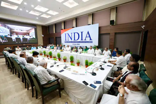 INDIA ब्लॉक की महाबैठक : खरगे ने मांगा शिक्षा मंत्री का इस्तीफा, SIR और चुनाव निष्पक्षता को लेकर CJI को पत्र लिखेगा विपक्ष