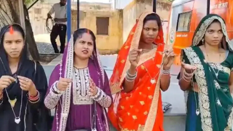 नकली मंगलसूत्र बांटे जाने के बयान पर बोला महिला एवं बाल विकास : नियमों के तहत चांदी का मंगलसूत्र देना अनिवार्य नहीं