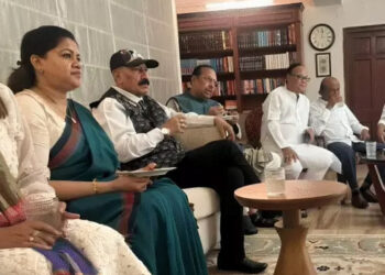 पश्चिम बंगाल में खेला : अब ममता के 21 सांसदों पर टूटने का खतरा ! सुखेंदु शेखर रे का इस्तीफा, शुभेंदु और भाजपा प्रभारी से की मुलाकात