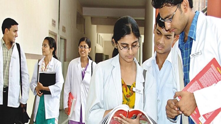 छत्तीसगढ़ में 5 नए सरकारी मेडिकल कॉलेज खुलेंगे : NMC से मिली मंजूरी, 50-50 सीटों पर होगा प्रवेश