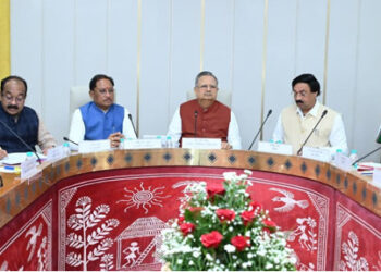 विधानसभा में कार्यमंत्रणा समिति की बैठक : मुख्यमंत्री विष्णु देव साय हुए शामिल
