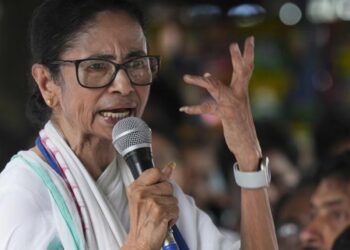 भड़की ममता बनर्जी : कहा-मुझे रोकना है तो मार डालो