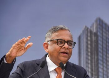 टाटा संस के चेयरमैन चंद्रशेखरन ने पद से दिया इस्तीफा : ग्रुप के कारोबार में अहम भूमिका निभाते रहे हैं