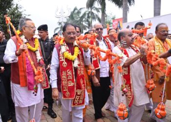 श्रावण मास की कांवड़ यात्रा : मुख्यमंत्री विष्णु देव साय ने भगवान शिव का रुद्राभिषेक कर प्रदेशवासियों के सुख-समृद्धि और खुशहाली की कामना की