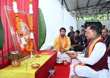 भगवान विश्वकर्मा की आराधना : मुख्यमंत्री साय बाेले – सृजन, कौशल और श्रम के सम्मान का संदेश देता है यह पर्व  