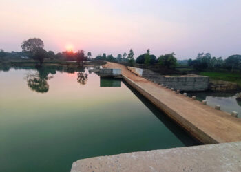 सेवा संकल्प अभियान :ग्रामीणों की मांग पर बना सकालो मुरना बांध, जल संकट से मिली राहत और 45 हेक्टेयर खेती को मिला पानी  जल संरचना बनी सिंचाई, निस्तारी का आधार