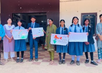 सेवा संकल्प अभियान : बस्तर के 2,052 स्कूलों के सवा लाख से अधिक विद्यार्थियों ने की भाषण और चित्रकला प्रतियोगिता में भागीदारी
