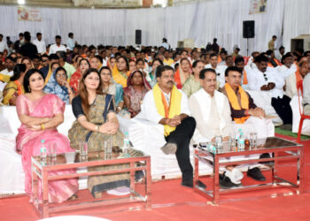 कबीरधाम में निकाली सेवा ज्योति यात्रा : नागरिकों ने दिया विकसित भारत-2047 का संदेश
