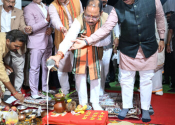 मुख्यमंत्री साय ने ओमेगा मेडिसिन अस्पताल के कैंसर उपचार केंद्र का किया भूमिपूजन : बोले – मरीजों को मिलेंगी उच्चस्तरीय उपचार सुविधाएं 