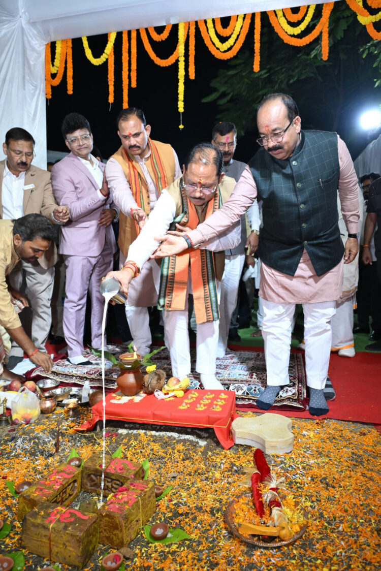 मुख्यमंत्री साय ने ओमेगा मेडिसिन अस्पताल के कैंसर उपचार केंद्र का किया भूमिपूजन : बोले – मरीजों को मिलेंगी उच्चस्तरीय उपचार सुविधाएं