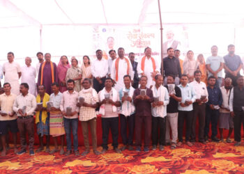 सूरजपुर में सेवा संकल्प अभियान : फसल विविधीकरण, किसान पंजीयन और स्वास्थ्य के प्रति जागरूक हुए ग्रामीण