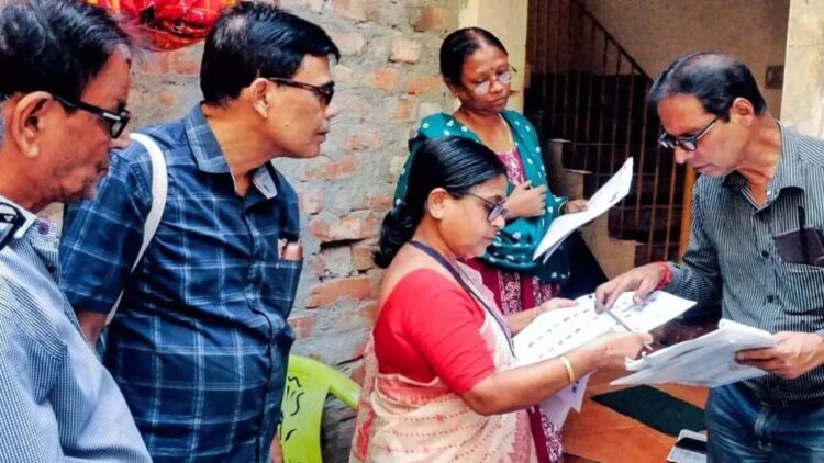 घर-घर दस्तक देंगे BLO : छत्तीसगढ़ में फिर शुरू होगा मतदाता सूची का विशेष गहन पुनरीक्षण