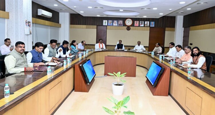 विष्णु देव साय कैबिनेट के बड़े फैसले : अतिथि व्याख्याताओं को प्राथमिकता, ‘हनुमान अंश’ टैक्स फ्री और अग्निवीरों के लिए नियम 2026 मंजूर