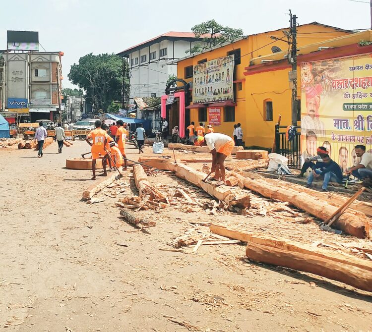 बस्तर दशहरा का विजय रथ 600 साल पुरानी परंपरा : बिना कील और मशीन के होता है तैयार